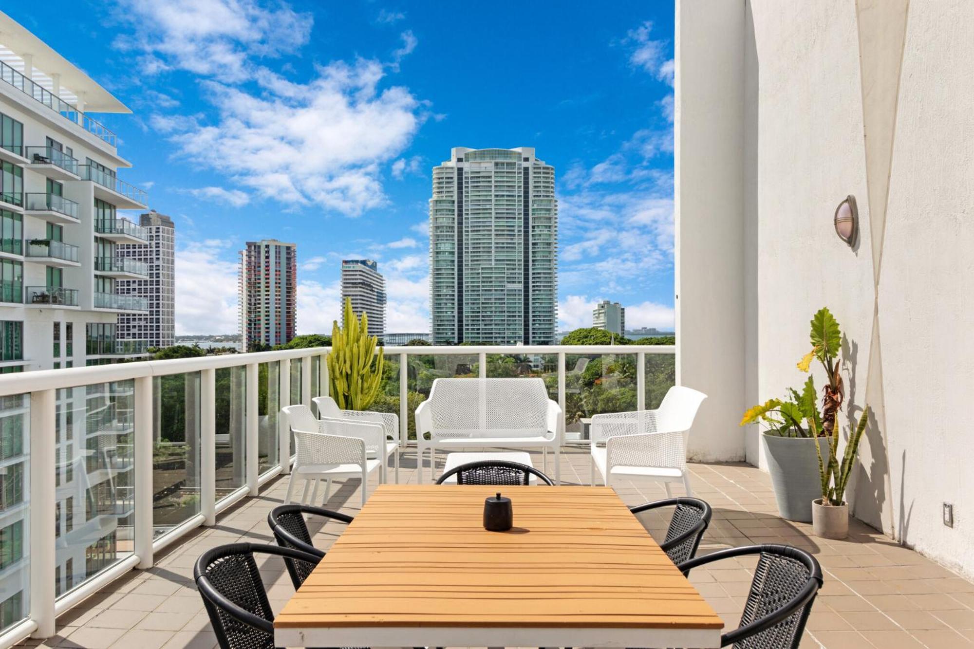الشقق الفندقية مياميفي  Roami At Habitat Brickell الغرفة الصورة